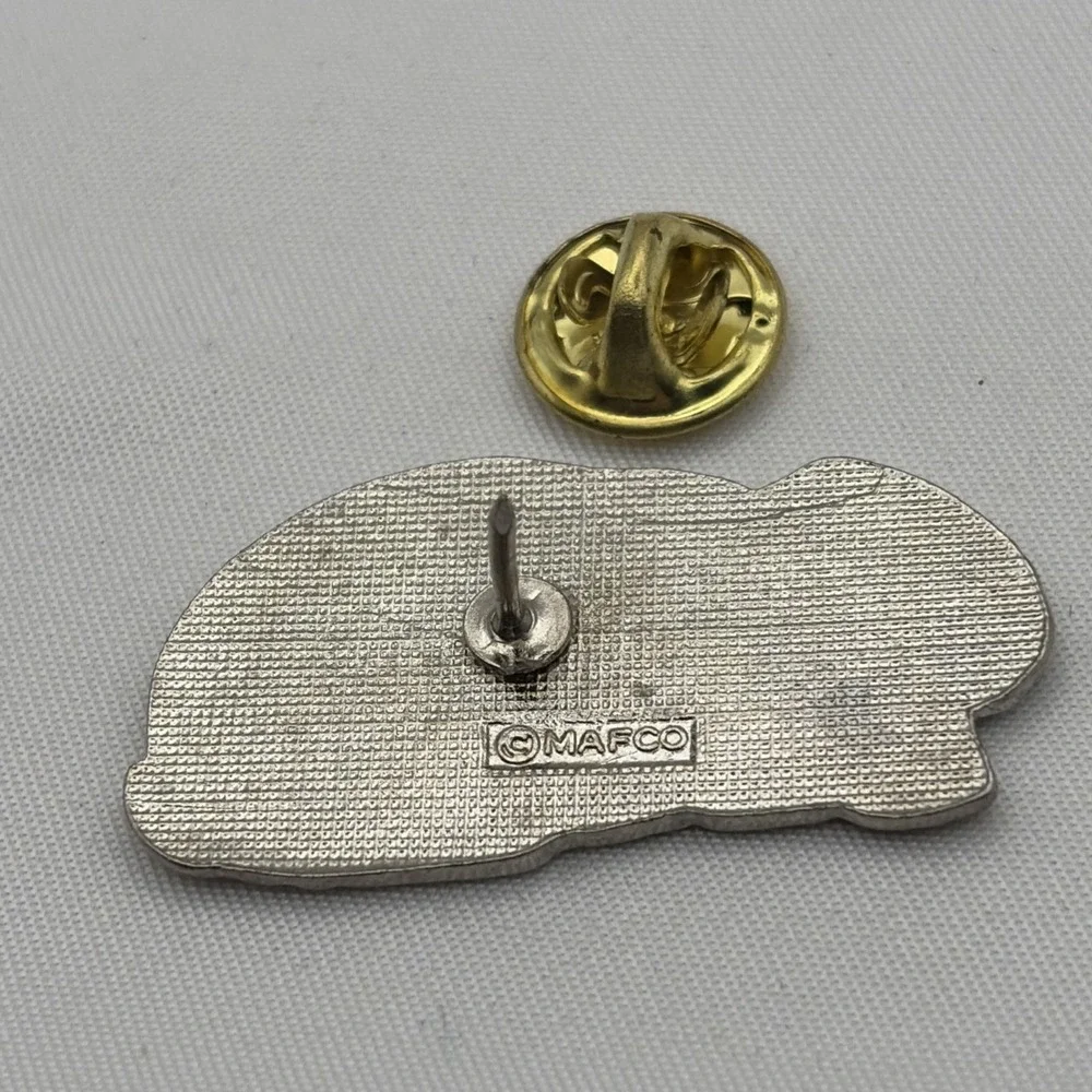 Vintage Mafco Spotted Bunny Rabbit Brown Black White Animal Lapel Hat Pin‎